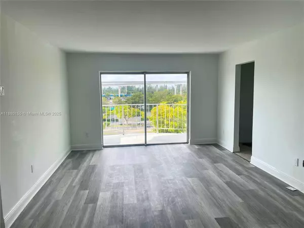 498 NW 165th St Rd #D-601, Miami, FL 33169