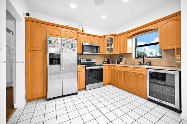 6590 SW 152nd Pl #25-90, Miami, FL 33193