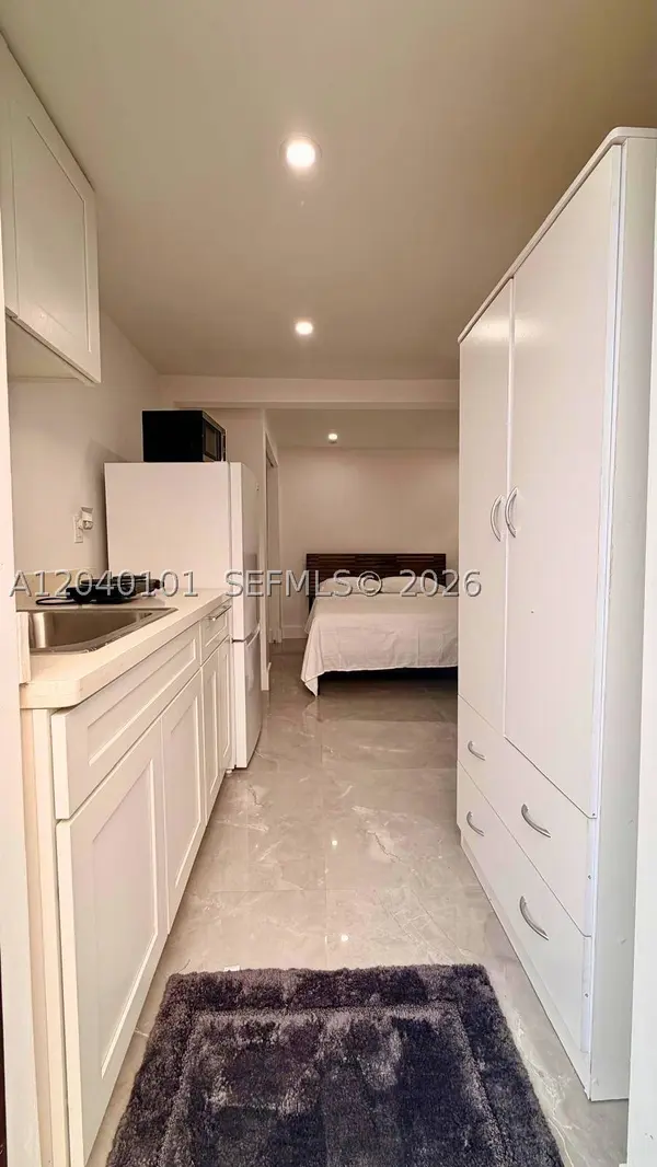 2255 SW 33rd Ave #1, Fort Lauderdale, FL 33312