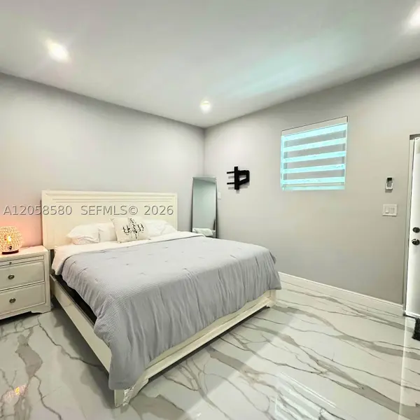 40 Sutton Rd #1, West Park, FL 33023