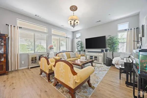 13514 Pixton Avenue, Bakersfield, CA 93311