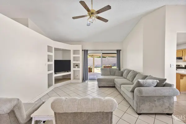 7307 Chilibre Street, Bakersfield, CA 93313