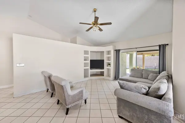 7307 Chilibre Street, Bakersfield, CA 93313