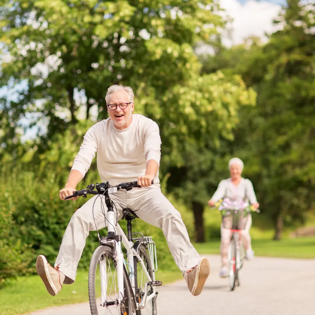 Senior-couple-on-bikes
