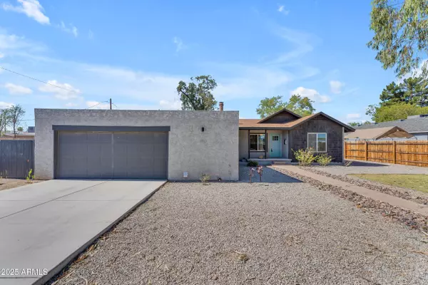 2215 W HIGHLAND Avenue, Phoenix, AZ 85015