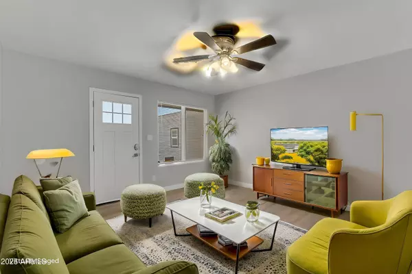 2215 W HIGHLAND Avenue, Phoenix, AZ 85015