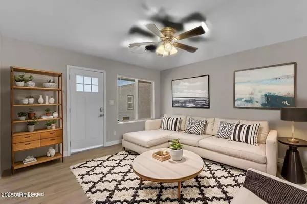 2215 W HIGHLAND Avenue, Phoenix, AZ 85015