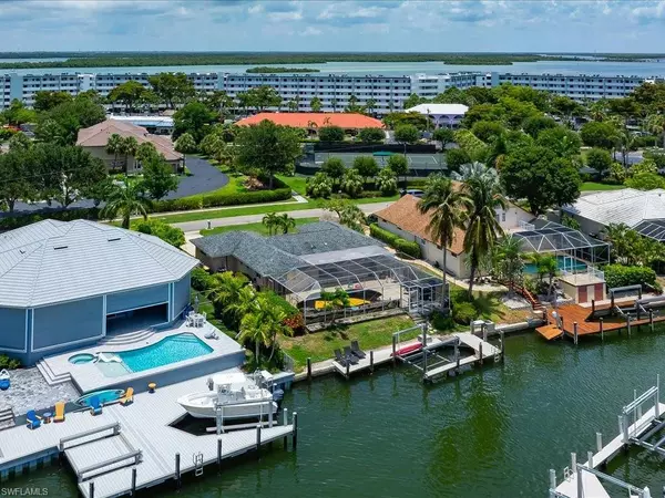 1104 Gayer WAY, Marco Island, FL 34145