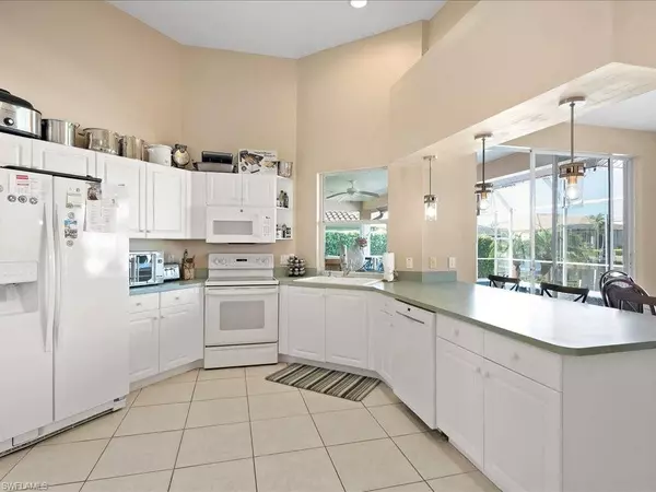 28 Madagascar CT, Marco Island, FL 34145