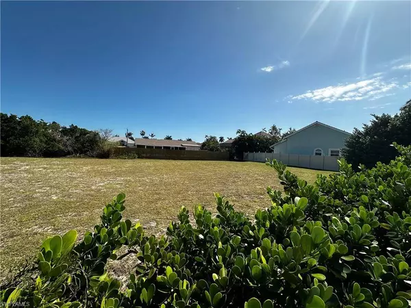 189 SANDHILL ST, Marco Island, FL 34145