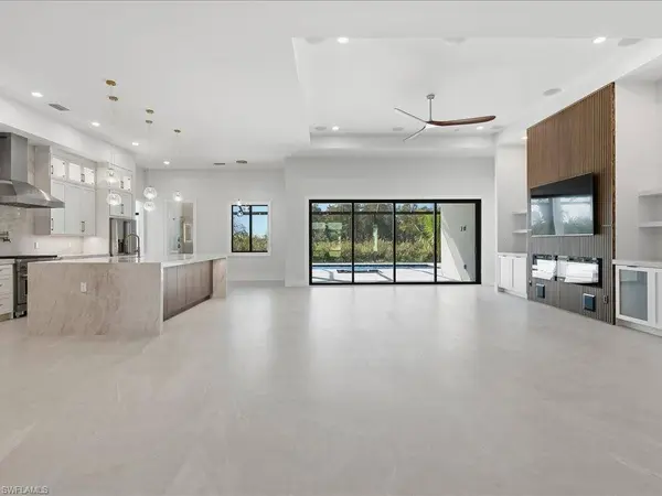 18433 Royal Hammock BLVD, Naples, FL 34114