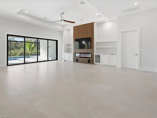 18433 Royal Hammock BLVD, Naples, FL 34114