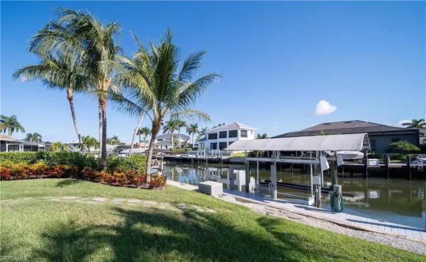 911 Heron CT, Marco Island, FL 34145