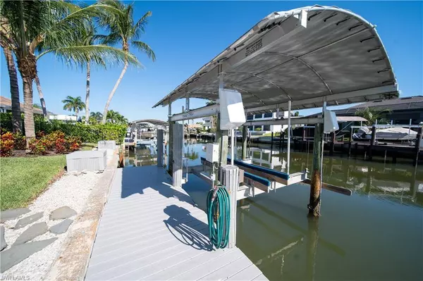 911 Heron CT, Marco Island, FL 34145