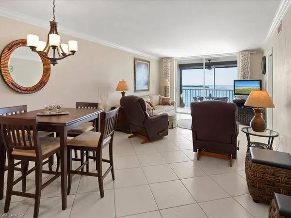 901 Collier CT #5-903, Marco Island, FL 34145