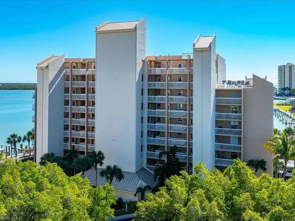 901 Collier CT #5-903, Marco Island, FL 34145