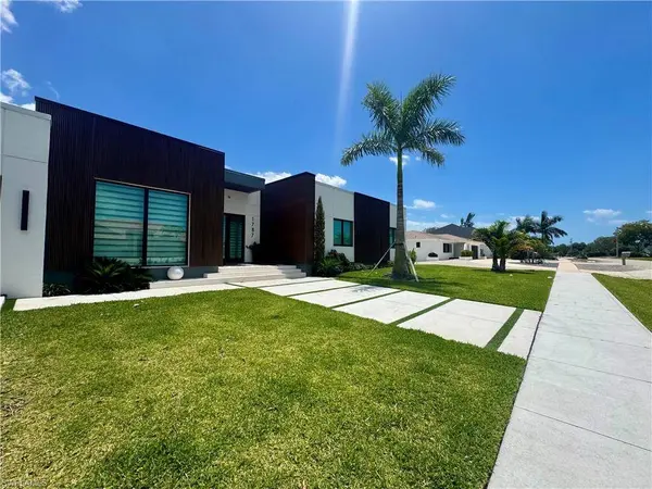 1787 Dogwood DR