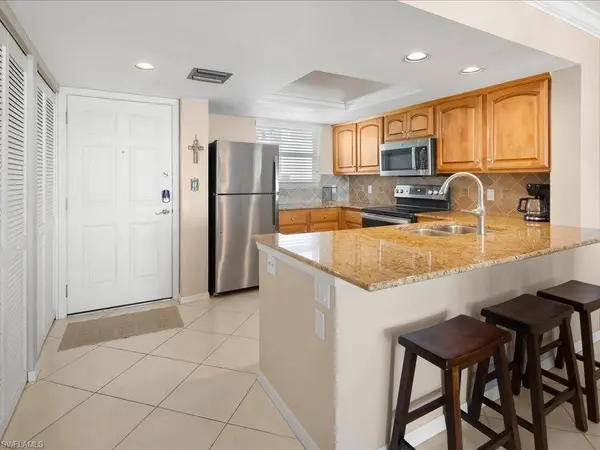 901 Collier CT #5-903, Marco Island, FL 34145