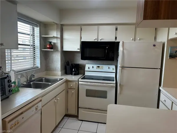 995 Anglers CV #N405, Marco Island, FL 34145