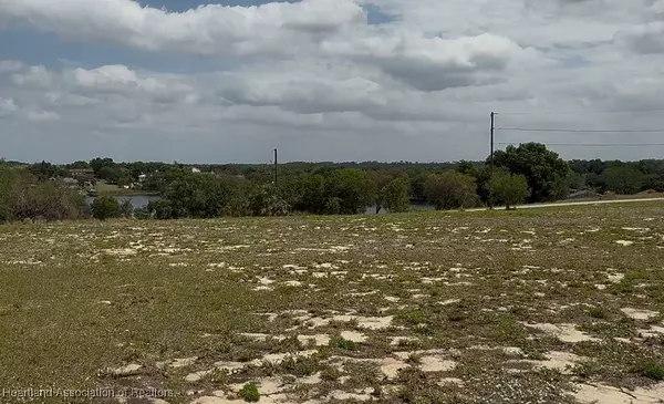 502 Reba DR, Lake Placid, FL 33852