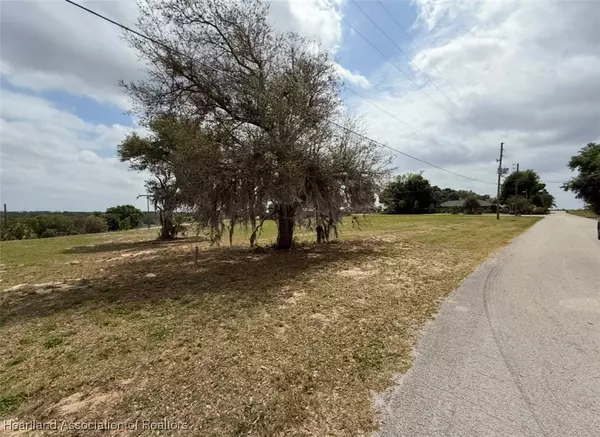 502 Reba DR, Lake Placid, FL 33852