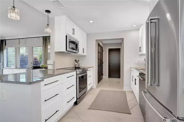 98 SW 8th AVE, Boca Raton, FL 33486