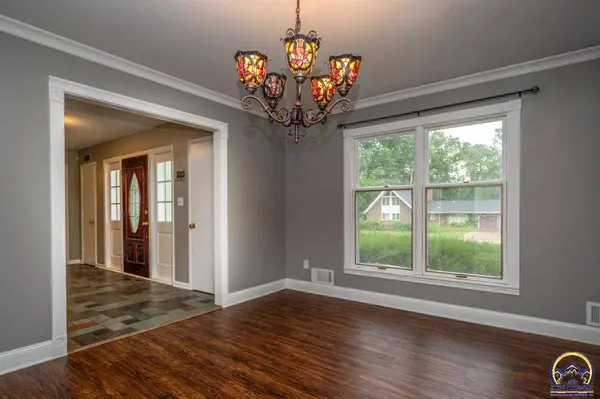 5016 SW Cedar Crest RD, Topeka, KS 66606