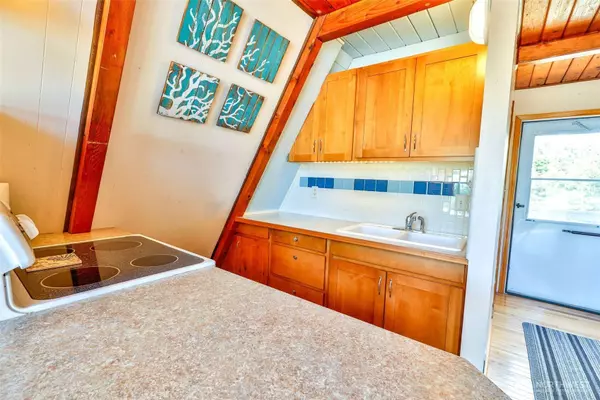 662 Mt Olympus AVE SE, Ocean Shores, WA 98569