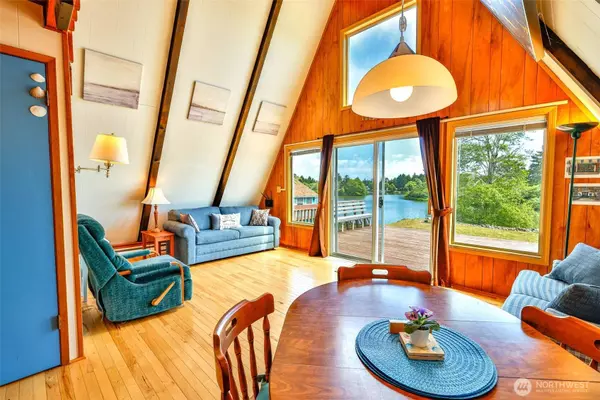 662 Mt Olympus AVE SE, Ocean Shores, WA 98569