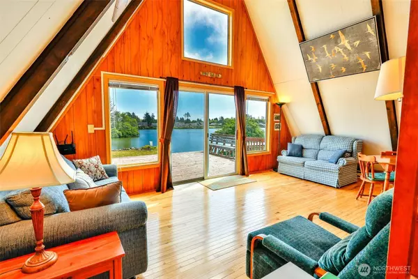 662 Mt Olympus AVE SE, Ocean Shores, WA 98569