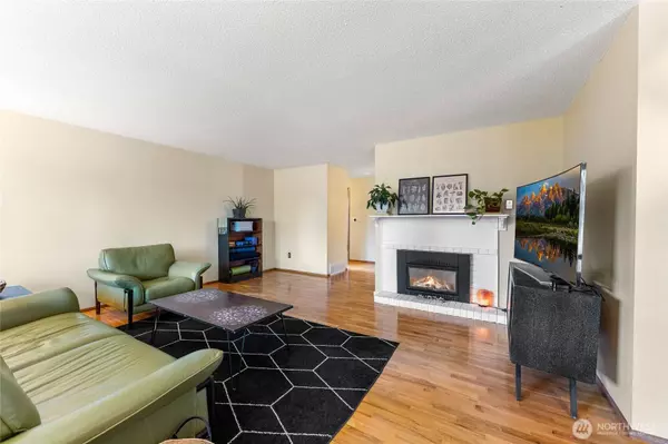 2212 Maxine ST SE, Lacey, WA 98503