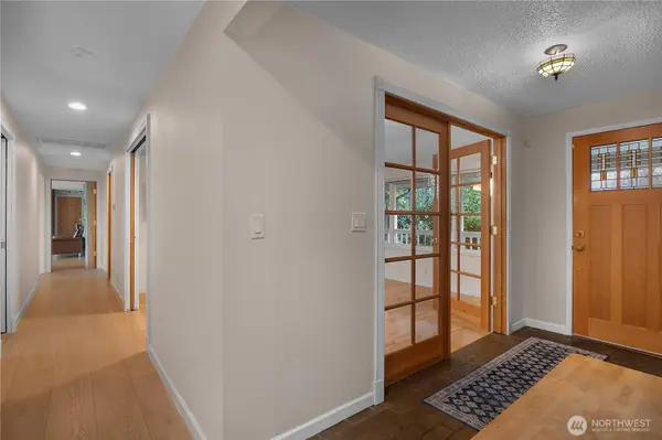 1817 Allegro DR SE, Olympia, WA 98501