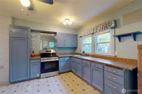 540 View CT, Hoquiam, WA 98550
