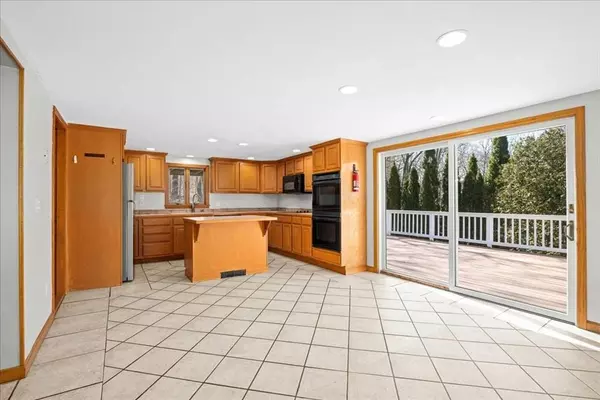 24 Whitney, Shrewsbury, MA 01545