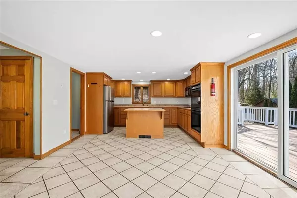 24 Whitney, Shrewsbury, MA 01545