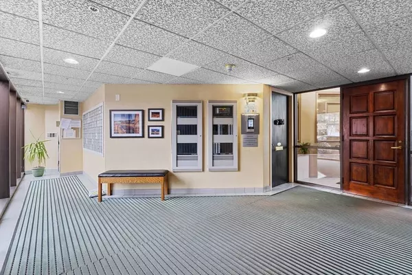 65 Lake Ave #815, Worcester, MA 01604