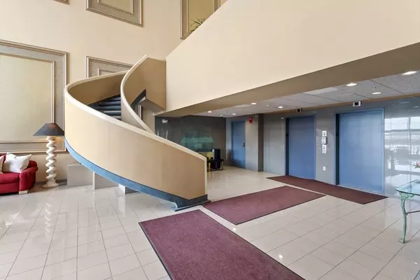 65 Lake Ave #815, Worcester, MA 01604