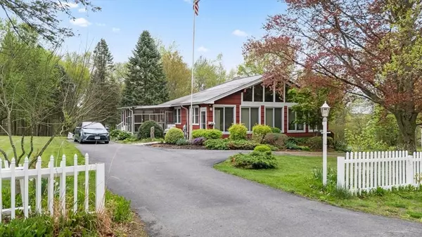 26 High St, Shrewsbury, MA 01545