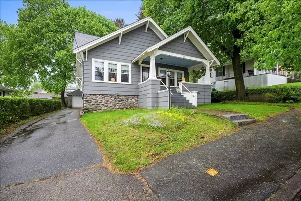 39 Kosta Street, Worcester, MA 01607