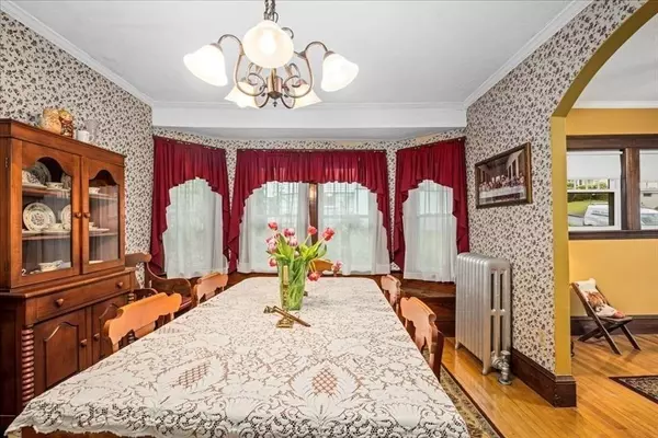 39 Kosta Street, Worcester, MA 01607