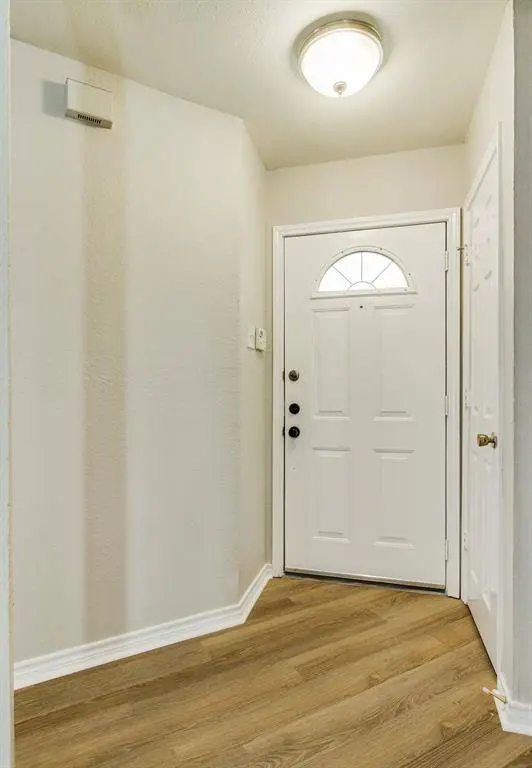 18055 Whispering Gables Lane, Dallas, TX 75287