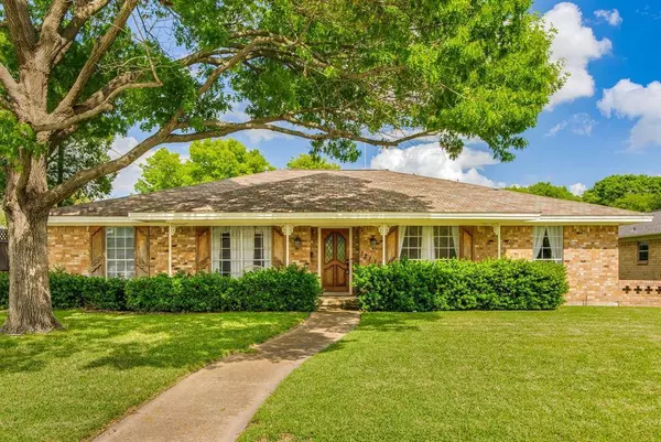 12130 Lochwood Boulevard, Dallas, TX 75218