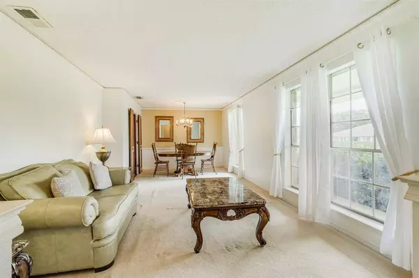 12130 Lochwood Boulevard, Dallas, TX 75218