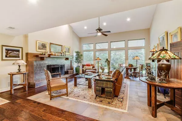 2718 W Prairie Creek Drive, Richardson, TX 75080