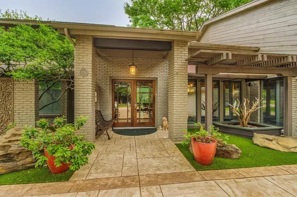 2718 W Prairie Creek Drive, Richardson, TX 75080