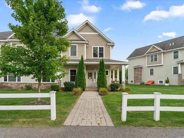 14 St James #14, Andover, MA 01810