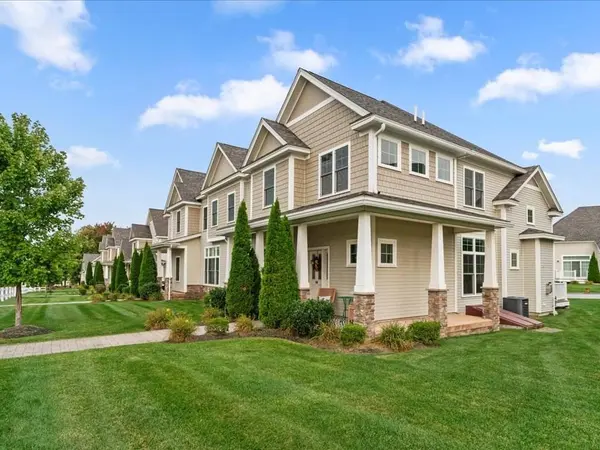 14 St James #14, Andover, MA 01810