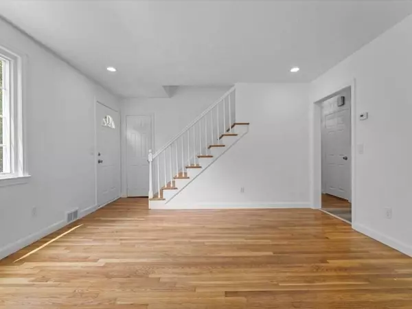 221 Kings Grant Rd, Marlborough, MA 01752