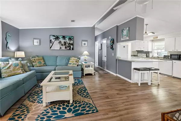 821 Bougainvillea CIR, Sebastian, FL 32976