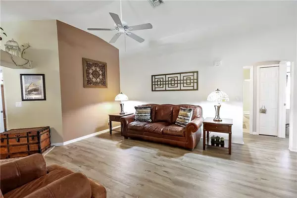 587 Cottonwood RD, Sebastian, FL 32958